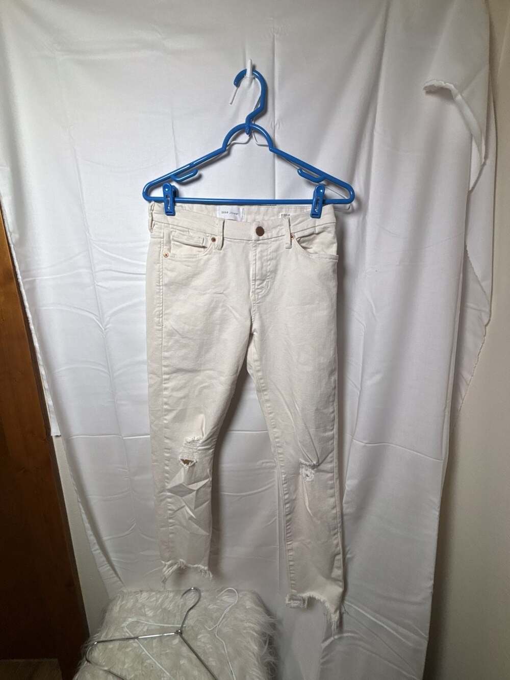 Dear John Gisele Skinny Distressed Raw Hem Off-White Jeans Women's Size 28